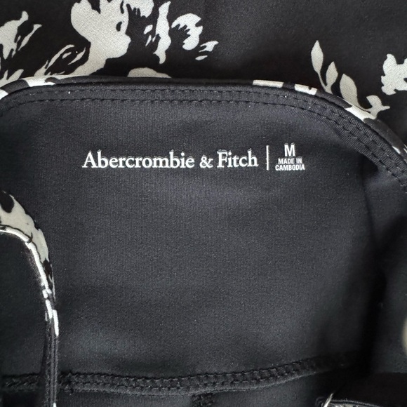 Abercrombie & Fitch Black & White Floral Traveler Mini Dress - size medium - Picture 3 of 6